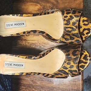 Steve Madden animal print, slip on wedges. Size 8.5